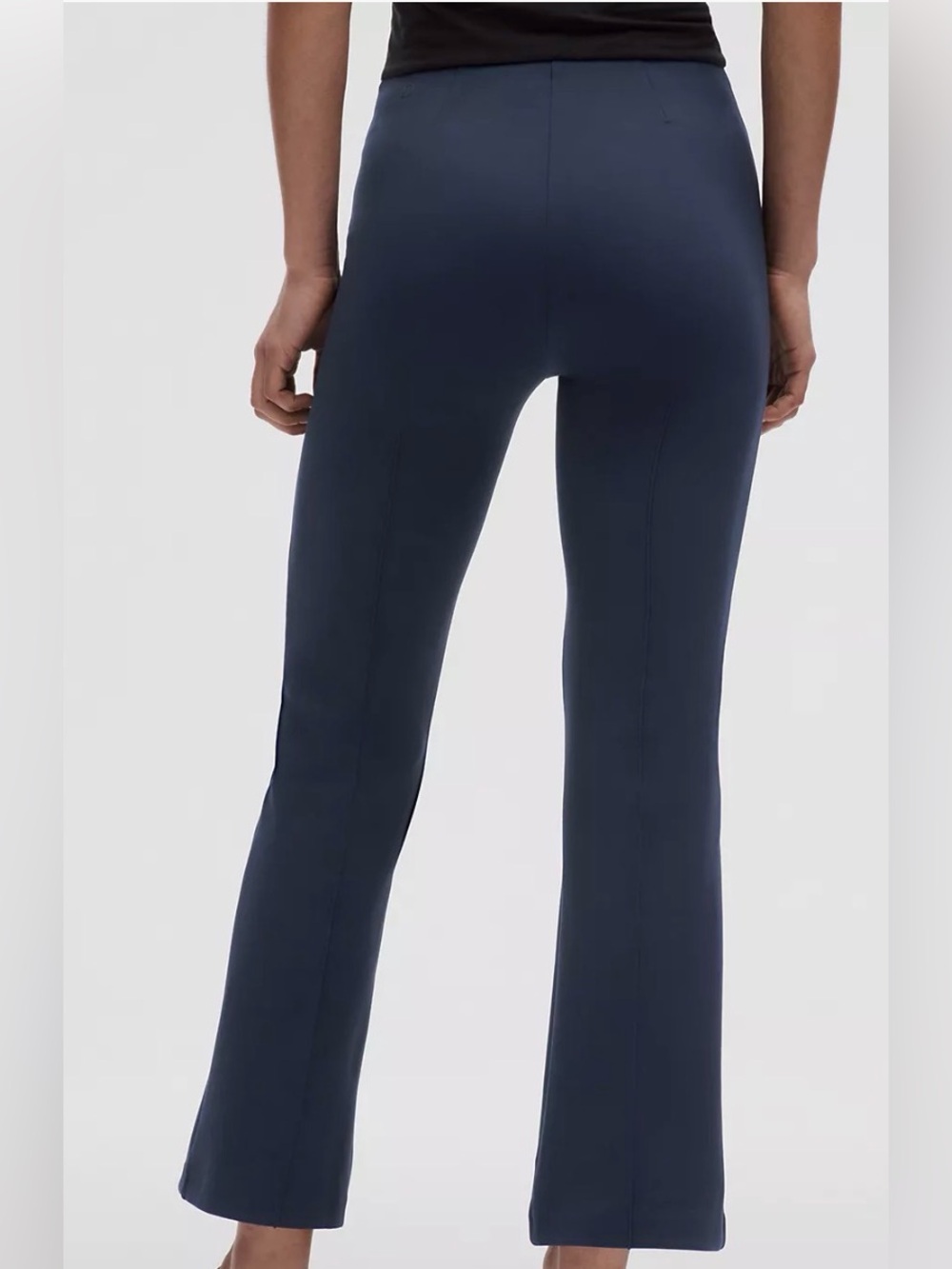 Lululemon Women’s Navy Crop Pants